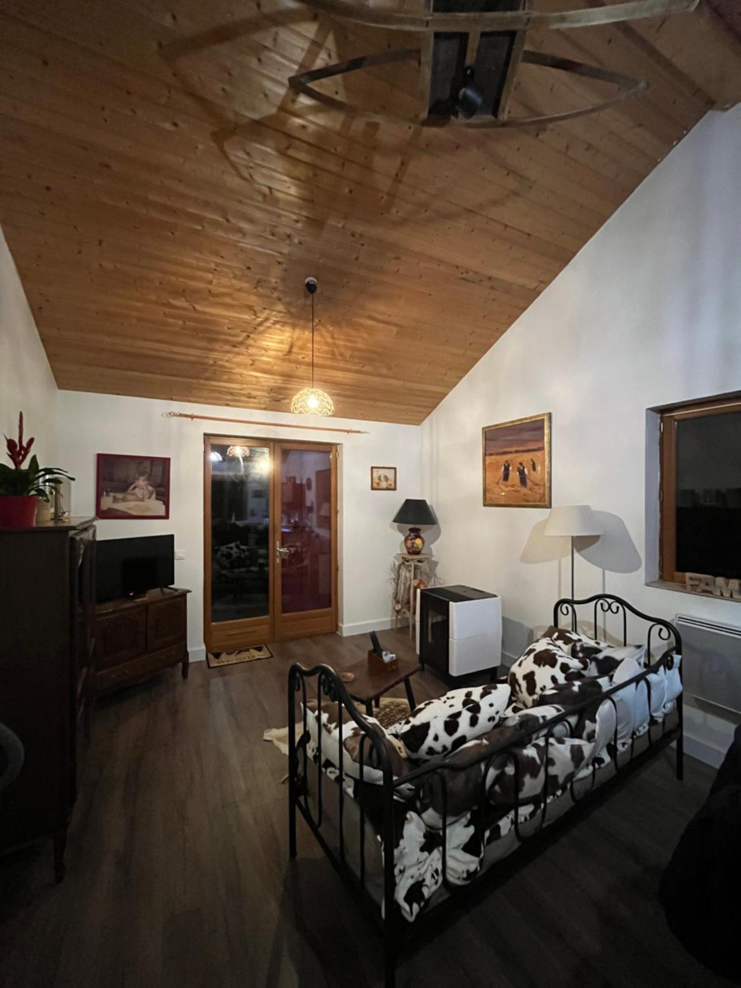Chez Mamie Villa LʼIsle-Jourdain Dış mekan fotoğraf