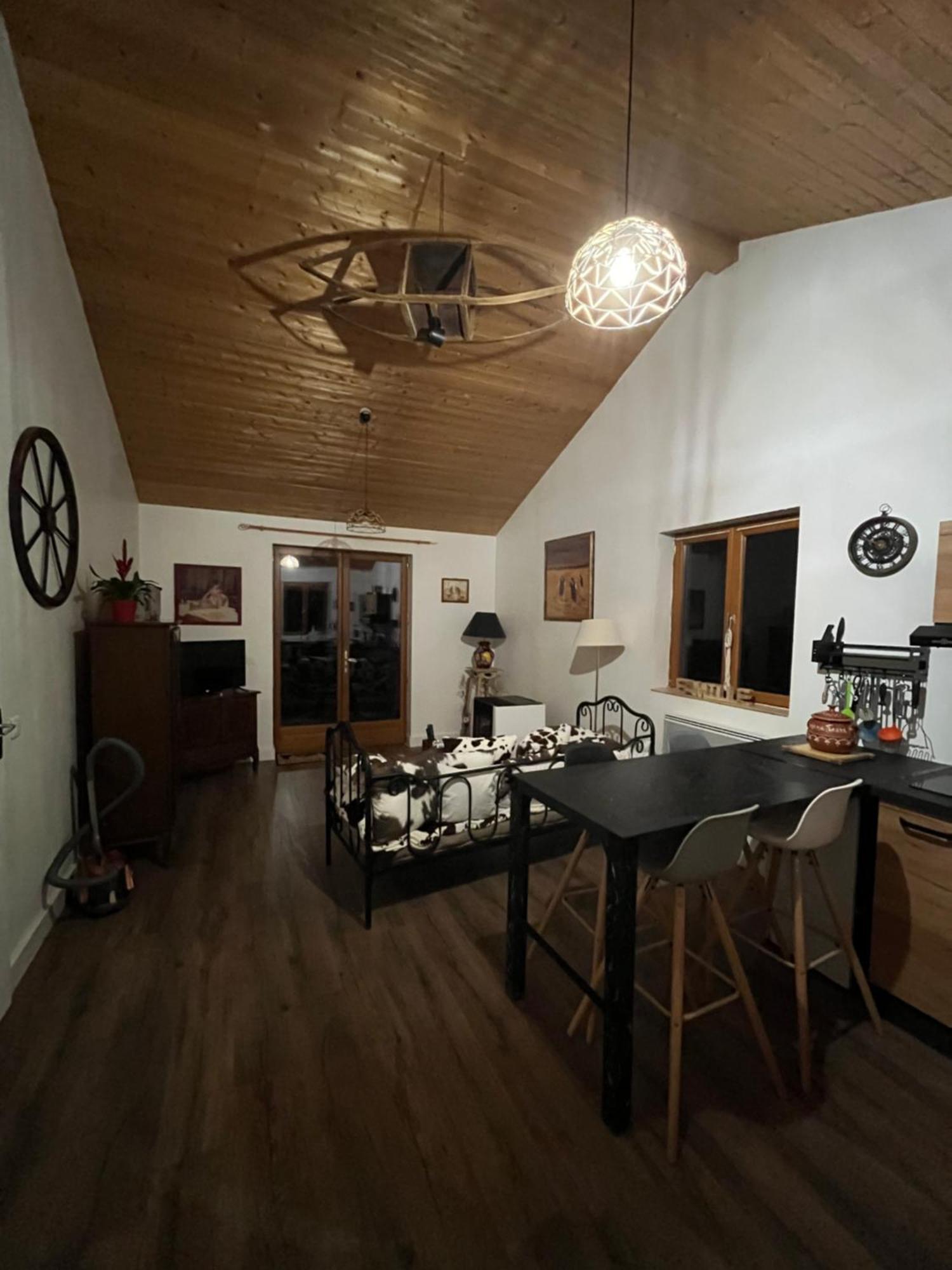 Chez Mamie Villa LʼIsle-Jourdain Dış mekan fotoğraf
