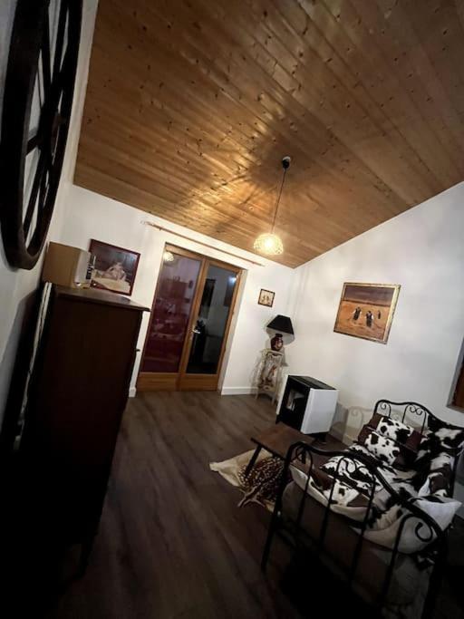 Chez Mamie Villa LʼIsle-Jourdain Dış mekan fotoğraf