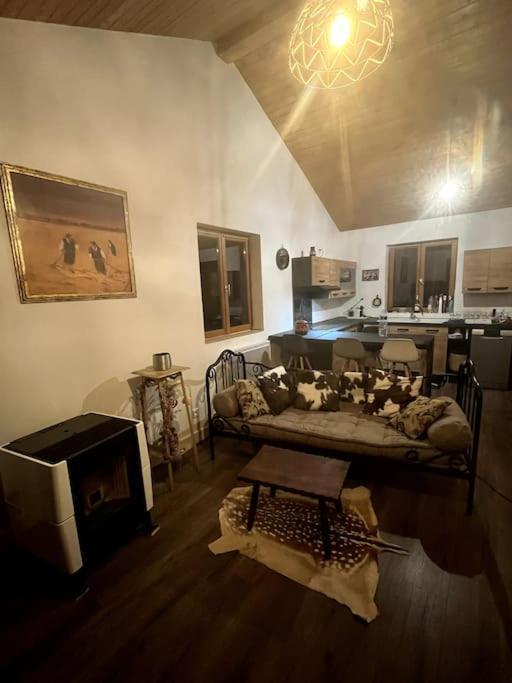 Chez Mamie Villa LʼIsle-Jourdain Dış mekan fotoğraf